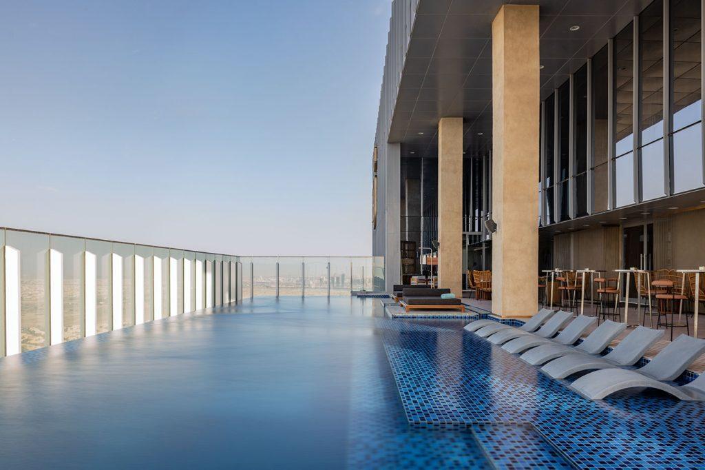 Mazaya Business Avenue: Pool