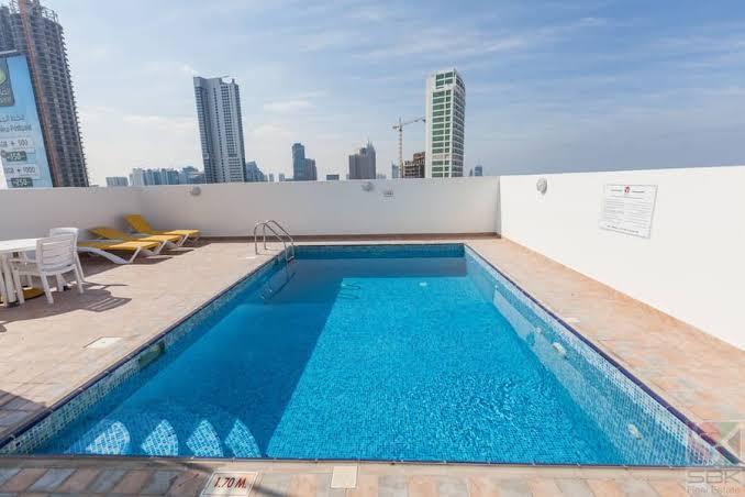 Cloud 9 Residence: Pool