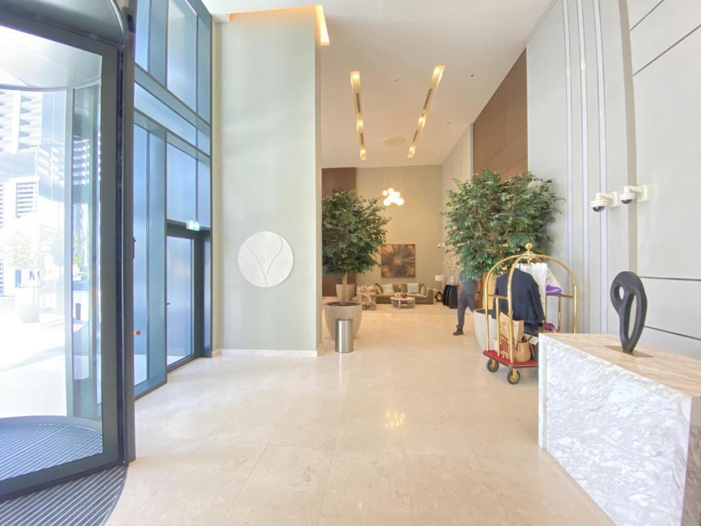 Creek Edge: Lobby