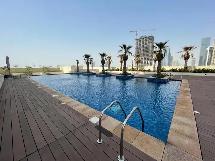 Eclipse Tower: Pool