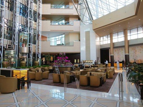 Emirates Towers: Lobby