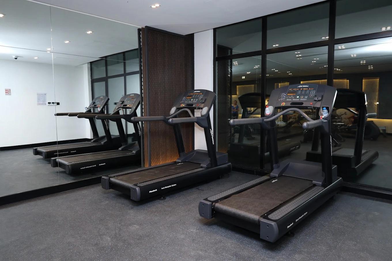 Empire Residence: Gym