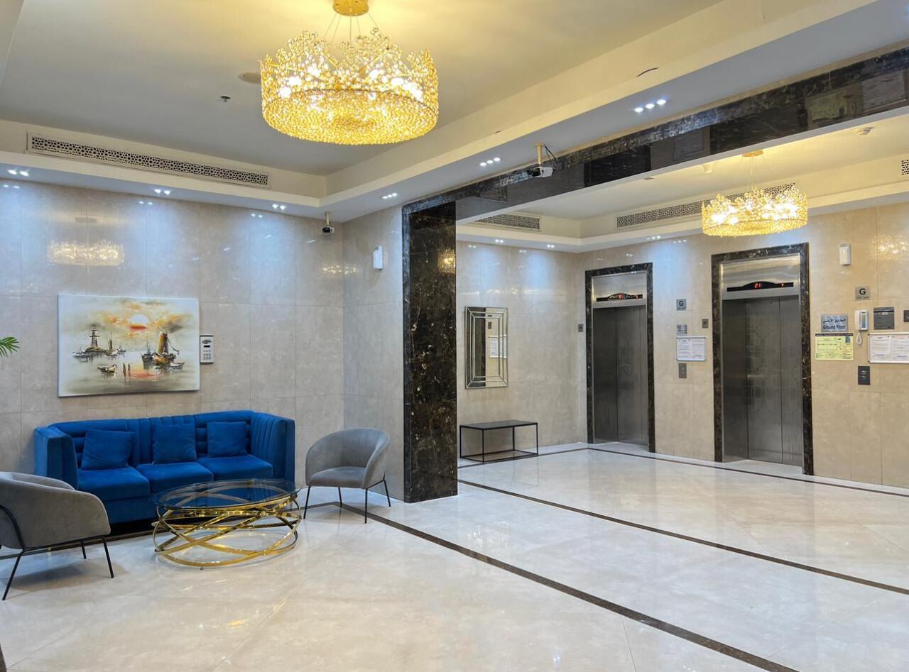 Escan Marina Tower: Lobby