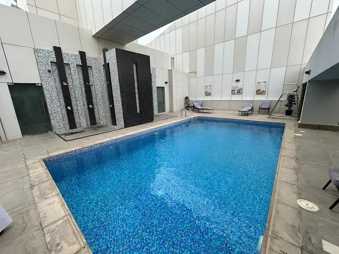 Giovanni Boutique: Pool