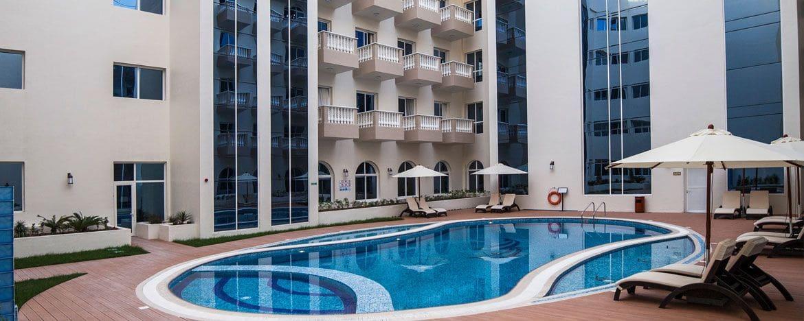 Hanover Square: Pool