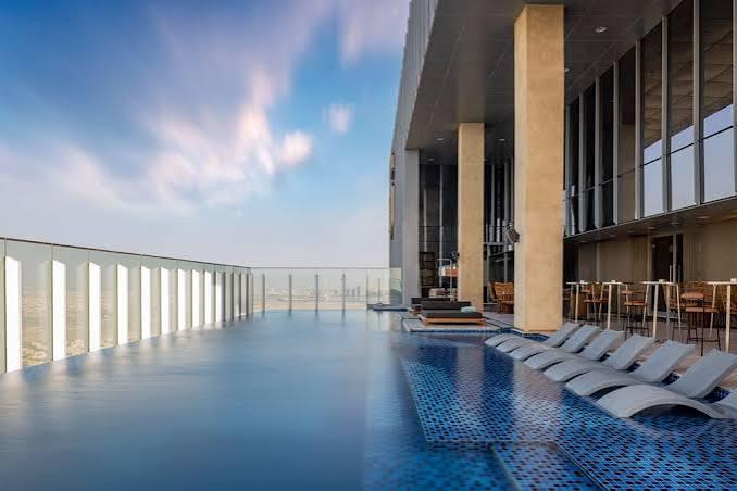HDS Tower: Pool