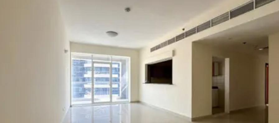 Hub Canal 2 Tower: Lobby