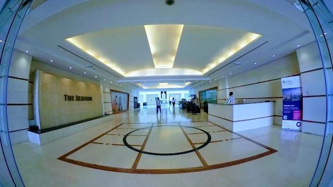 Iridium Building: Lobby