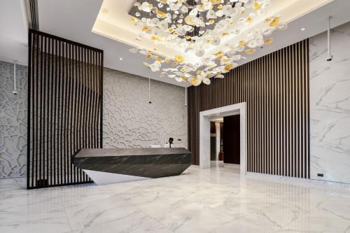 J One: Lobby