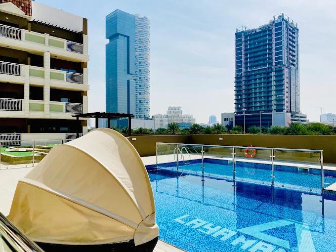 Laya Mansion: Pool