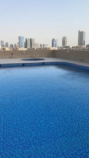 Lolena: Pool
