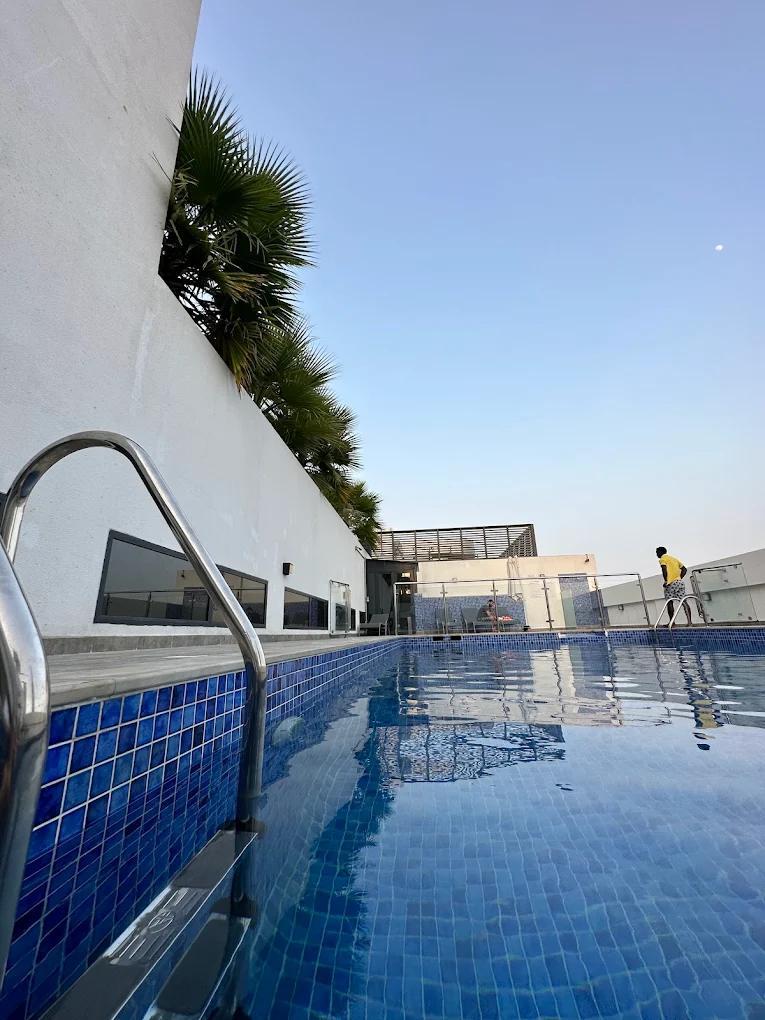 Lucky Residence: Pool