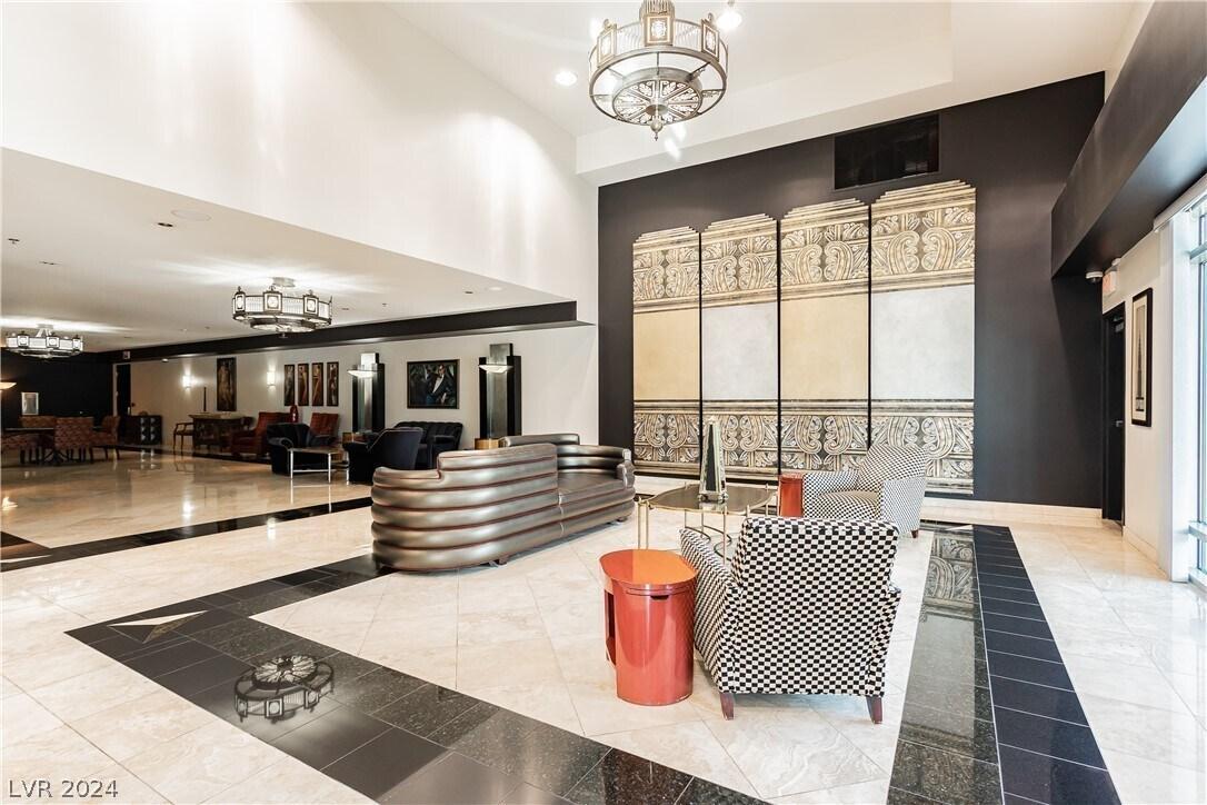 Metropolis Lofts: Lobby