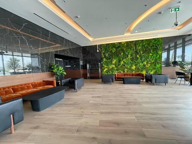Nobles: Lobby