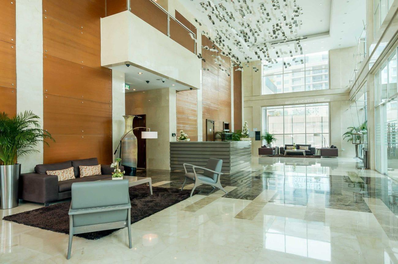 Orra Harbour Residences: Lobby