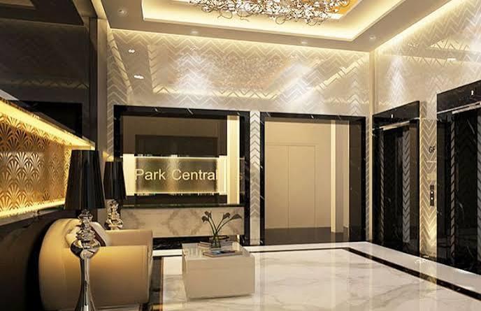 Park Central: Lobby