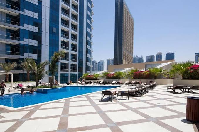 Park Central: Pool