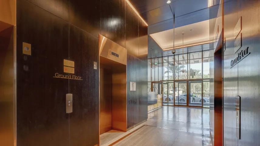 Park View Tower: Lobby