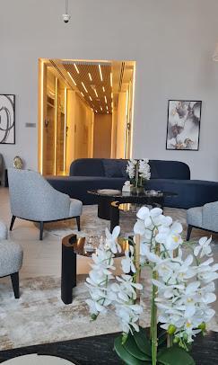 Prive Residence: Lobby