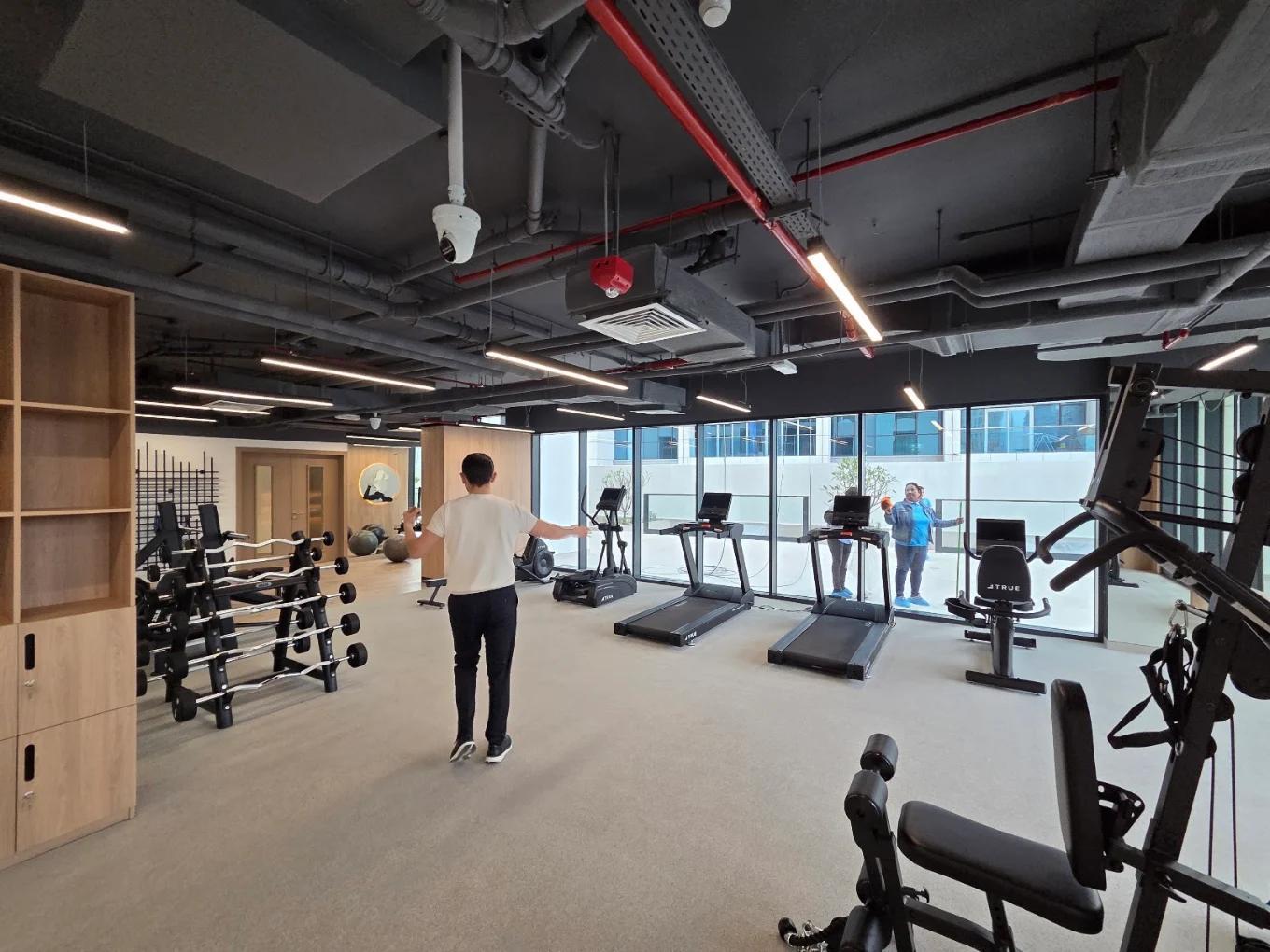 RA1N Residence: Gym