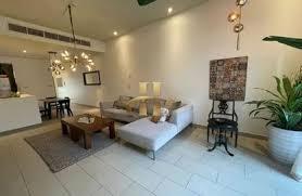Sandoval Gardens: Lobby