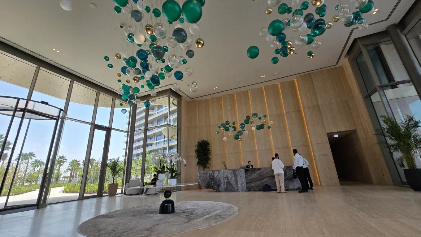 Serenia Living: Lobby