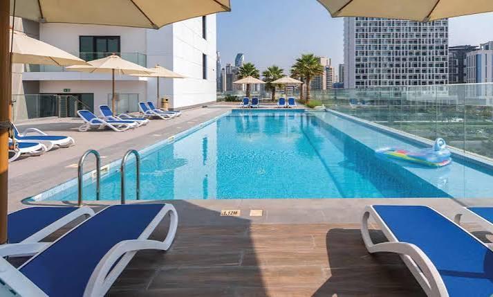 Sol Avenue: Pool