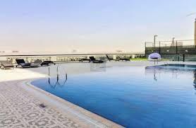 STARZ TOWER by DANUBE: Pool