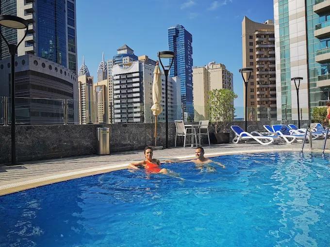 Tameem House: Pool
