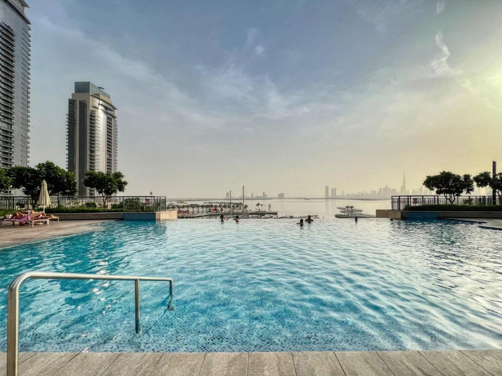 The Dubai Creek Residences: Pool