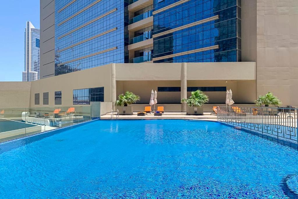 The Onyx: Pool