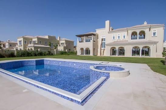 The Polo Townhouses: Pool