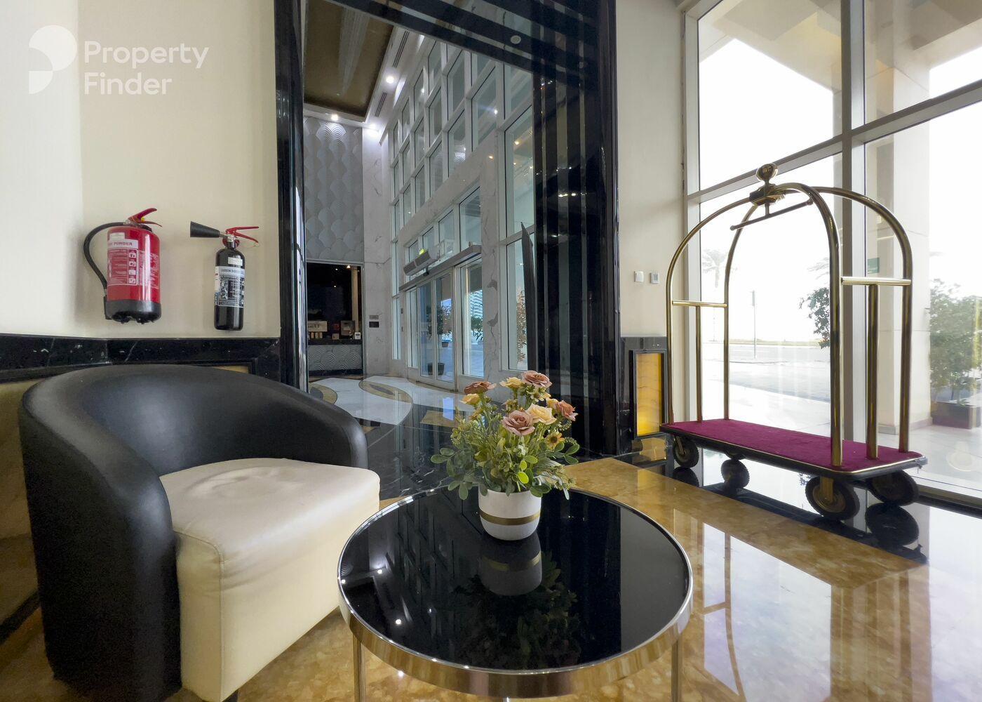 The Residence At Business Central: Lobby