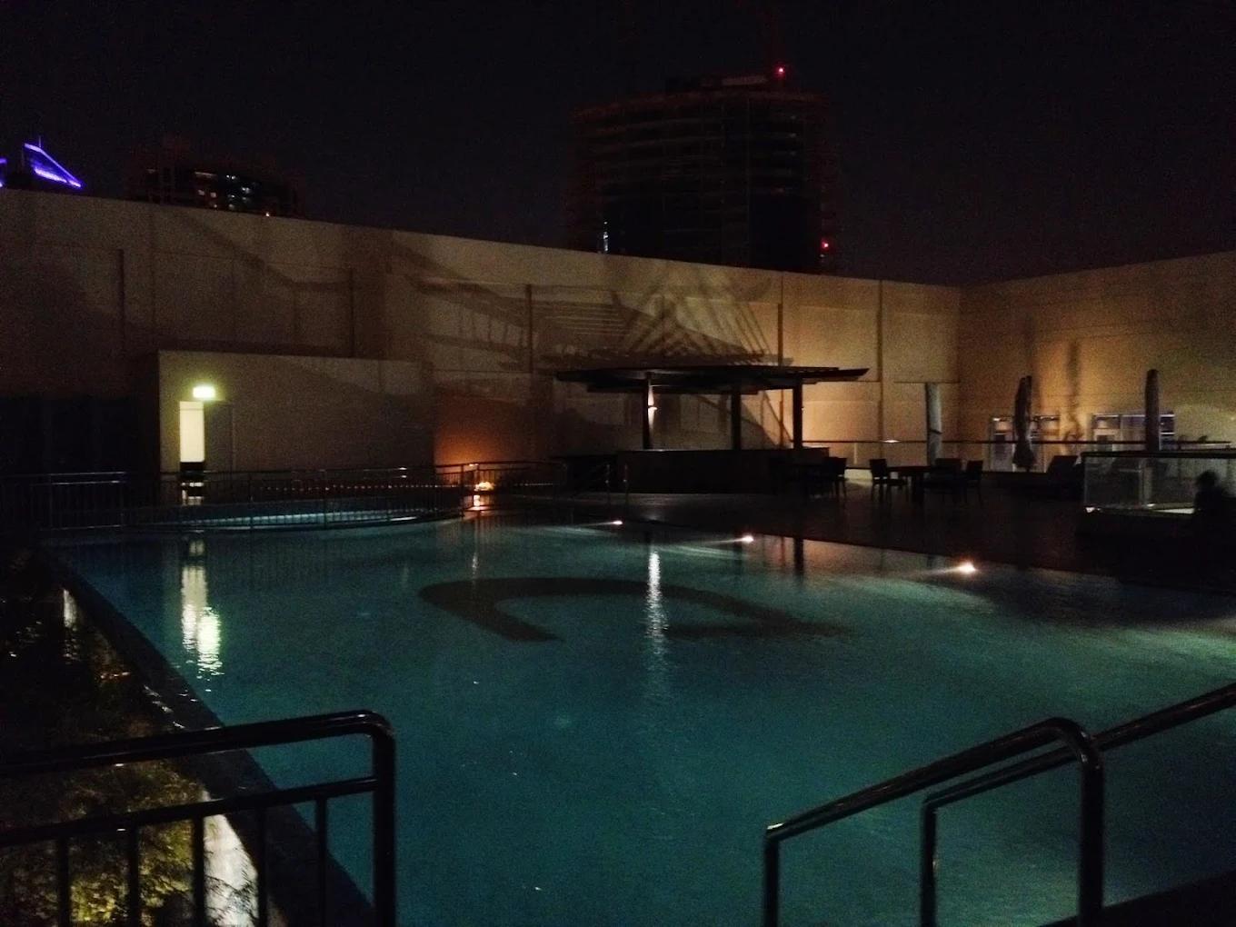 The Residence At Business Central: Pool