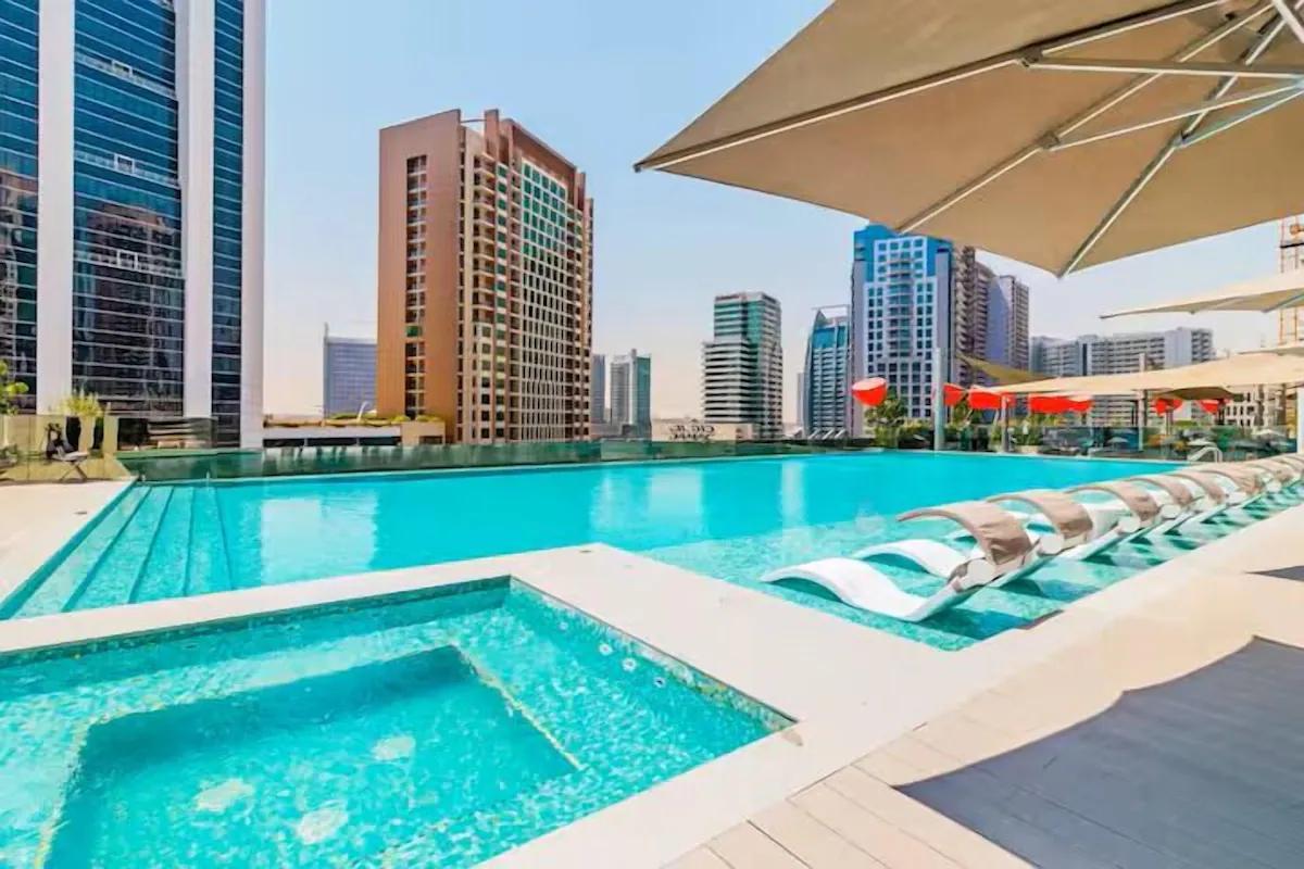 The Vogue: Pool