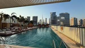 UPSIDE Living: Pool