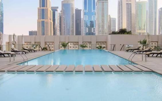 West Avenue: Pool