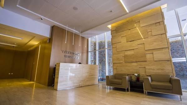Westburry Tower: Lobby