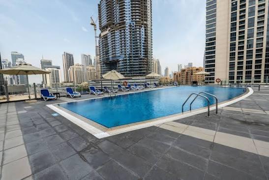 Westburry Tower: Pool