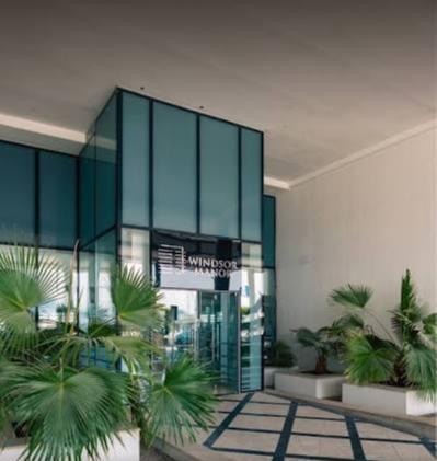Windsor Manor: Lobby