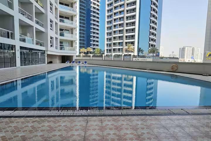 Al Fahad: Pool