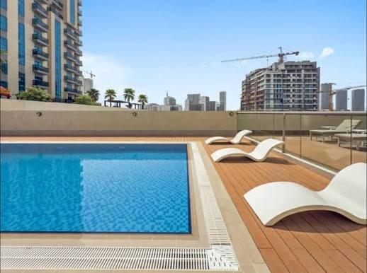 Jeewar Tower: Pool