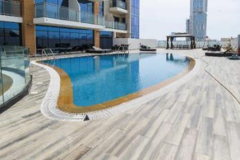 Maya 4 Residential Building: Pool