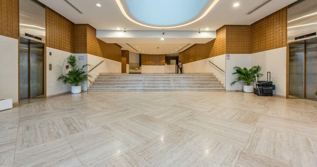 Hilliana Tower: Lobby
