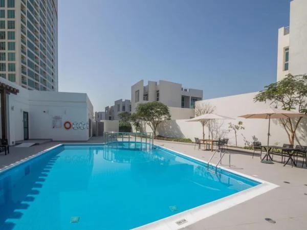 Hilliana Tower: Pool