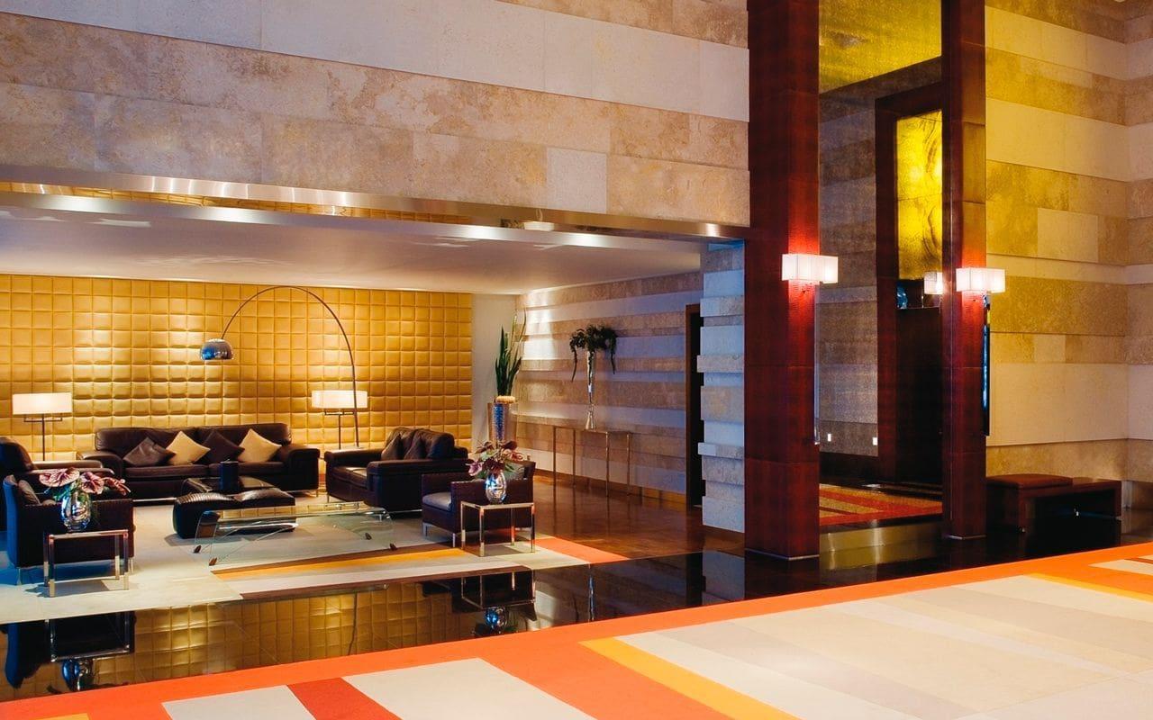 Le Reve Tower: Lobby