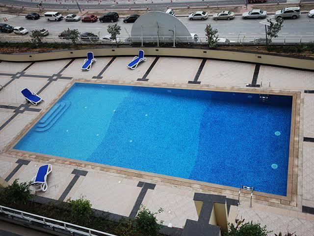 Emirates Crown: Pool