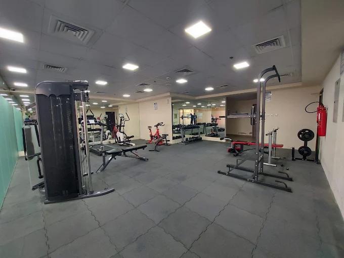 Al Falak Residence: Gym