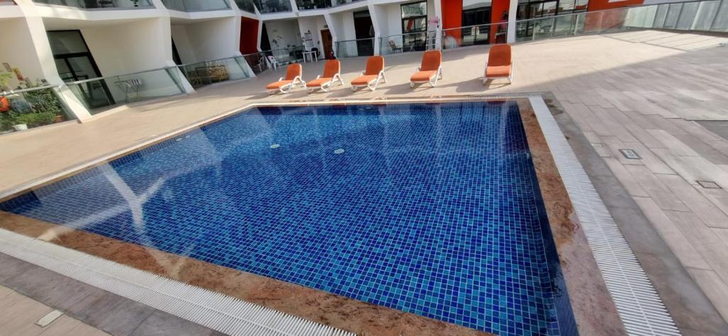Binghatti Stars: Pool