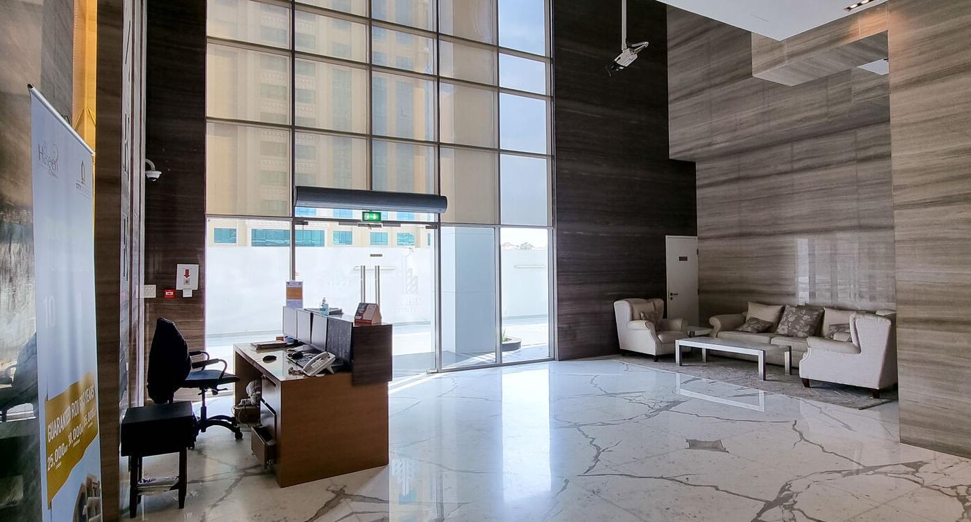 Zee Tower: Lobby